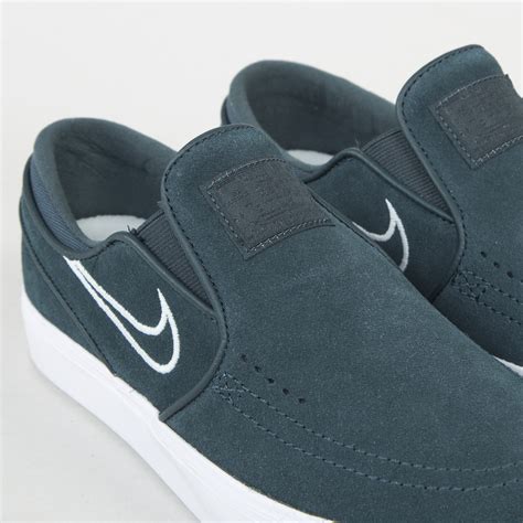 nike stefan janoski slip on.